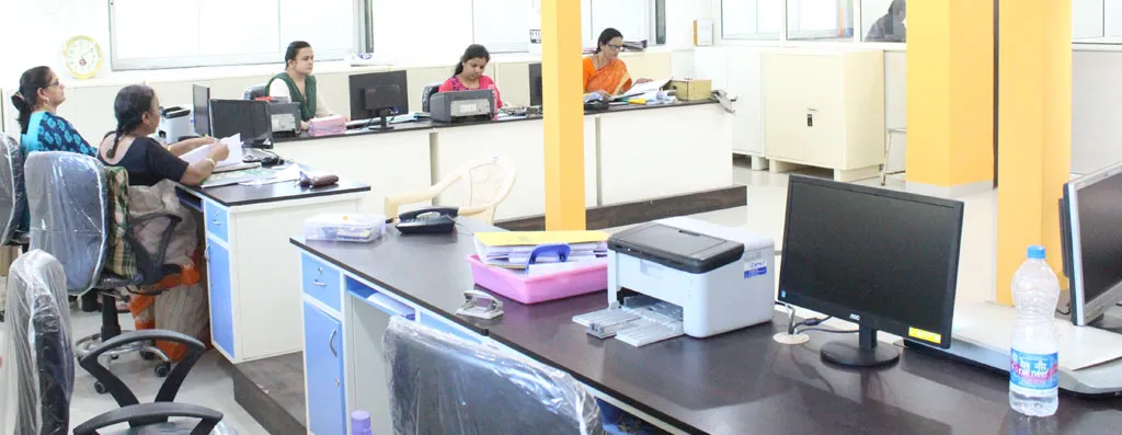 Banner image from the Ayurved Mahavidyalaya & Seth RV Ayurved Hospital website