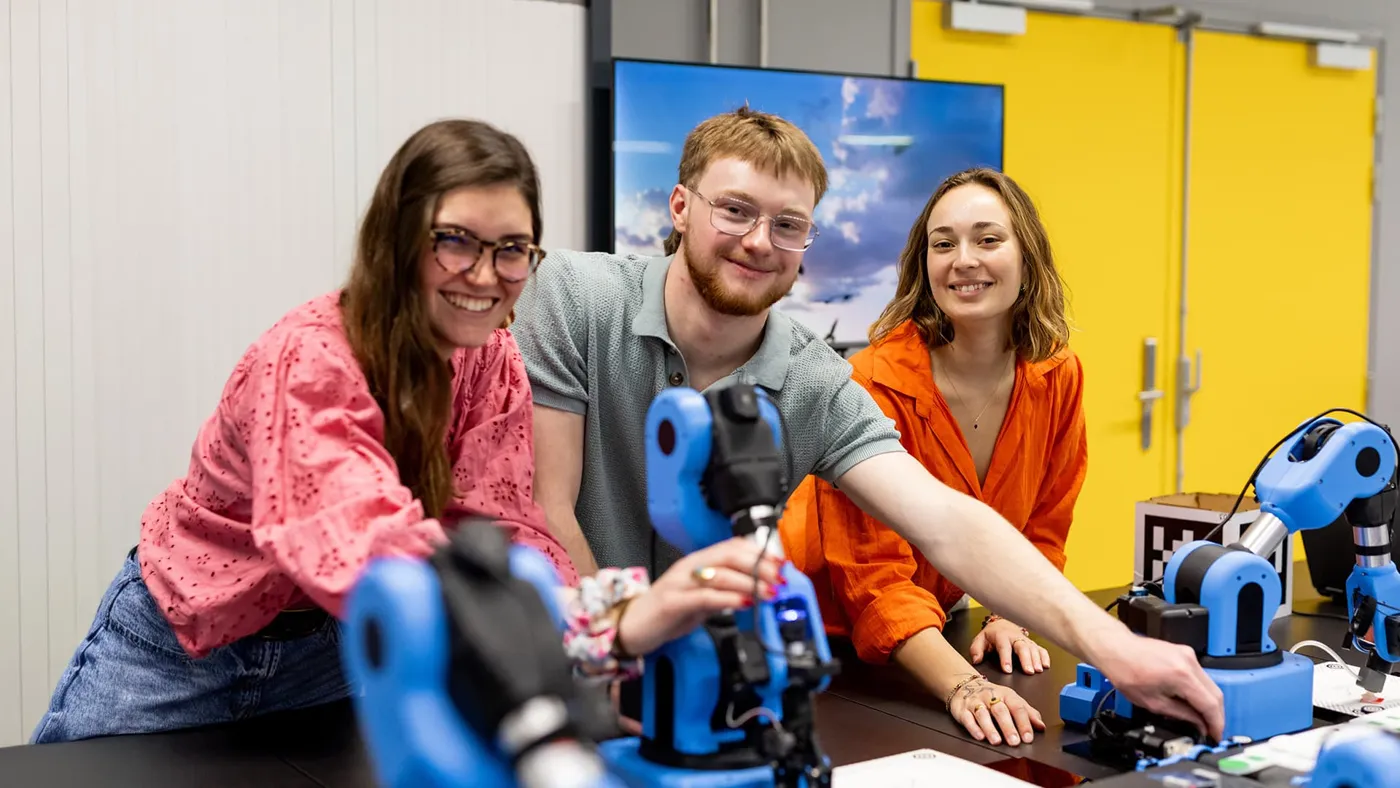 Banner image from the Centre d'Etudes Superieures Industrielles website