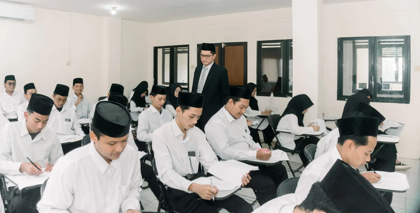 Banner image from the Institut Agama Islam Attarmasi Pacitan website