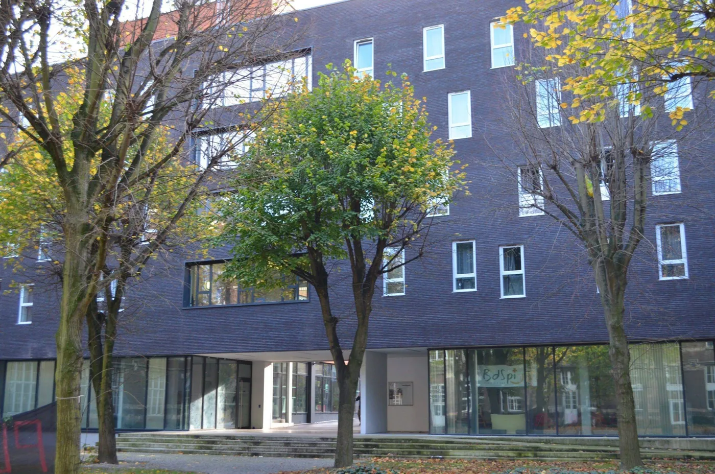 Banner image from the Institut Catholique d'Arts et Métiers Lille website