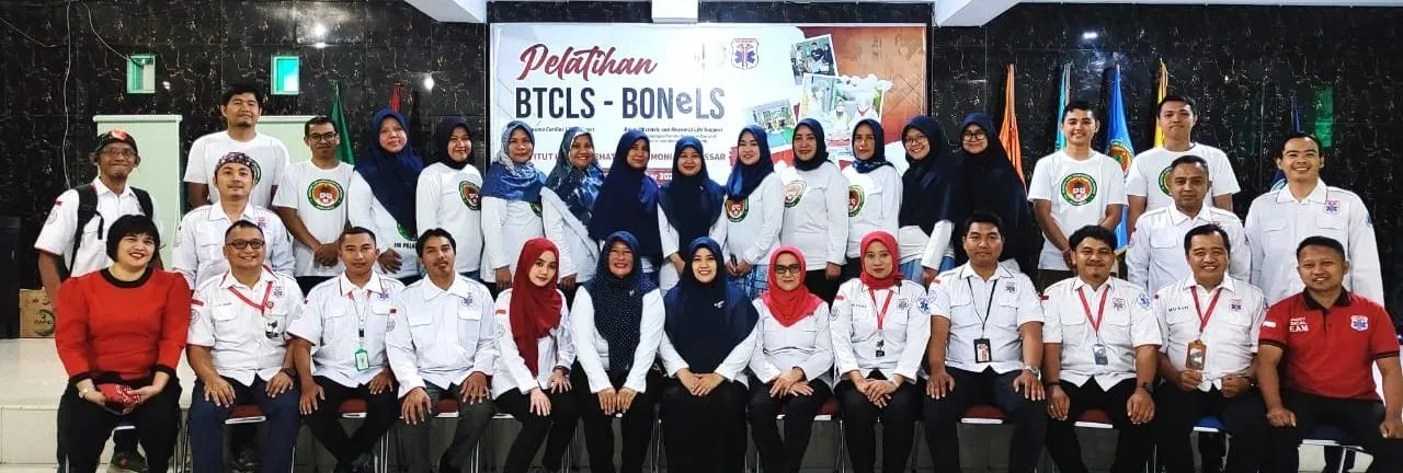 Banner image from the Institut Ilmu Kesehatan Pelamonia website