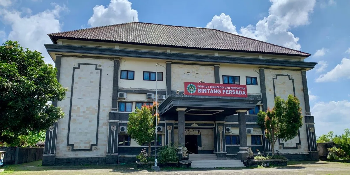 Banner image from the Institut Teknologi dan Kesehatan Bintang Persada website