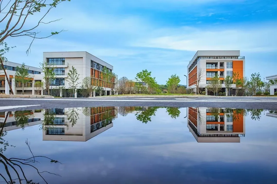Banner image from the Institute of Medicine and Nursing, Hubei University of Medicine website