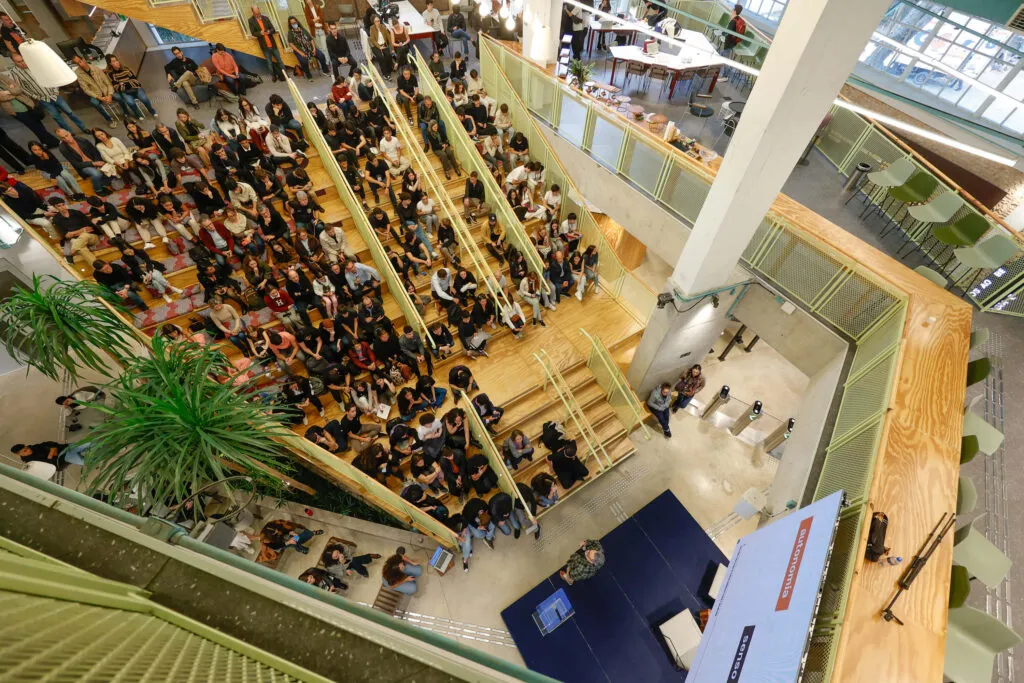 Banner image from the Instituto de Tecnologia e Liderança - Inteli website