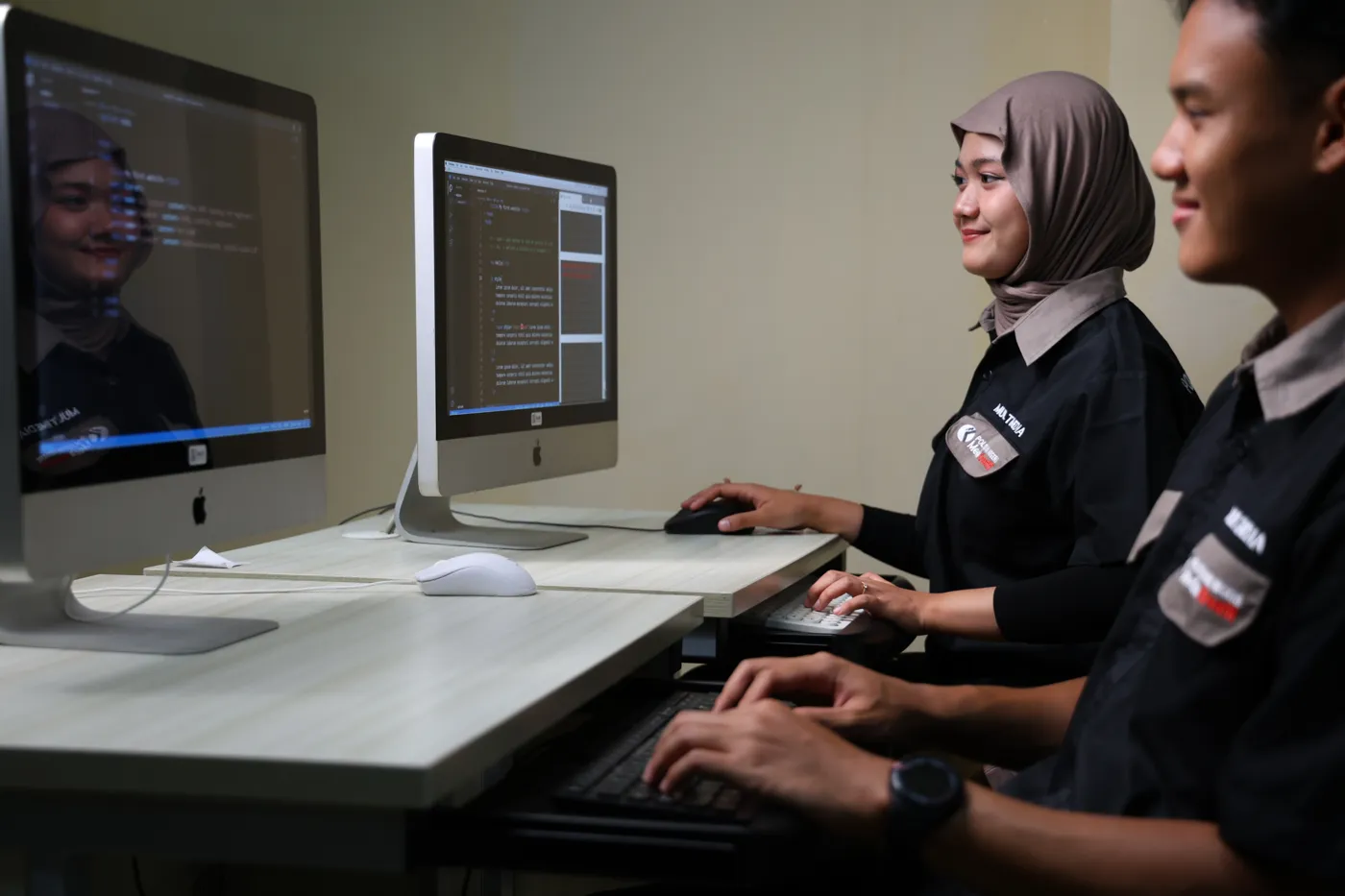 Banner image from the Politeknik Negeri Media Kreatif website