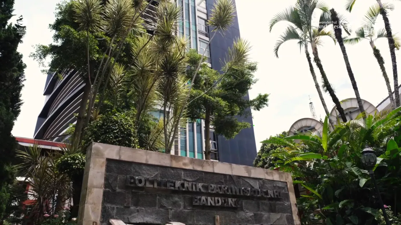 Banner image from the Politeknik Pariwisata NHI Bandung website