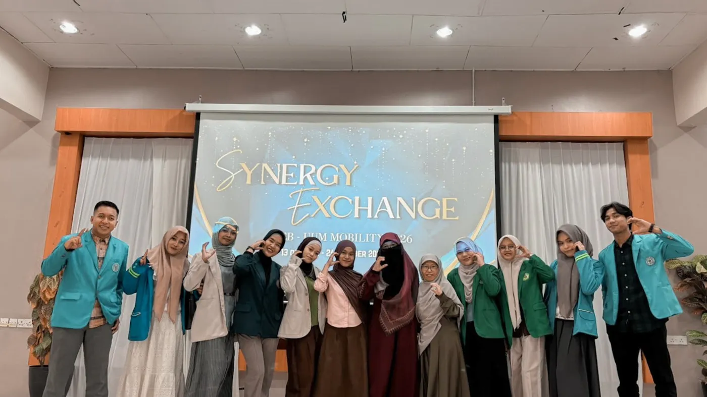 Banner image from the Sekolah Tinggi Agama Islam Darussalam Kunir website