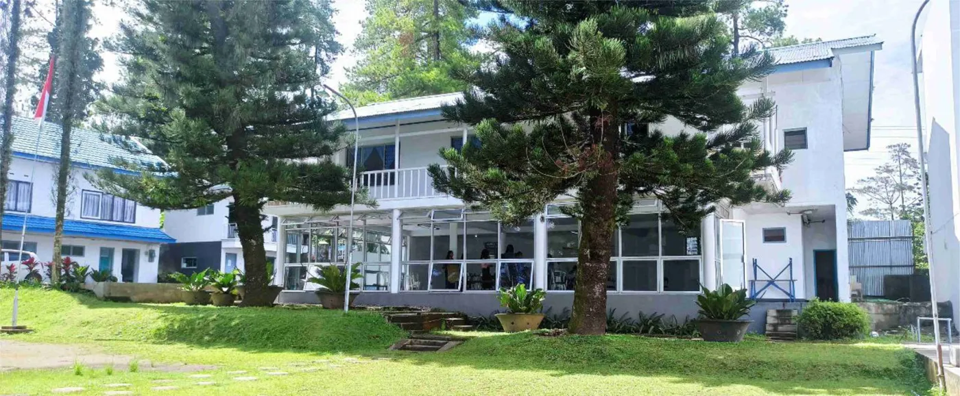 Banner image from the Sekolah Tinggi Teologi Tawangmangu website
