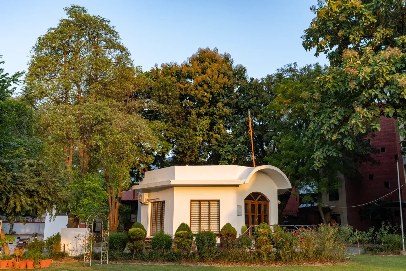 Banner image from the Sri Guru Gobind Singh College website