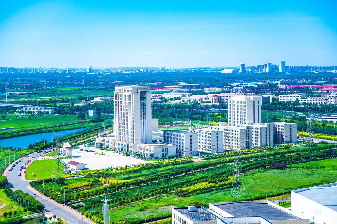 Banner image from the Tianjin Binhai Vocational Institute of Automotive Engineering website