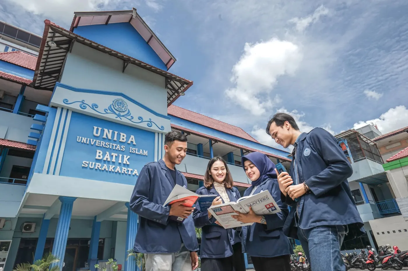 Banner image from the Universitas Islam Batik website