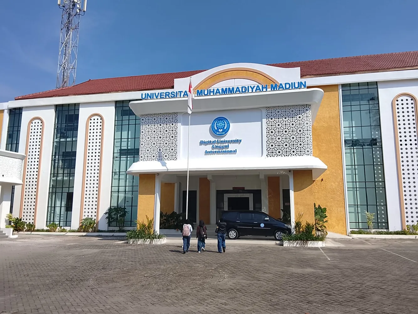 Banner image from the Universitas Muhammadiyah Madiun website