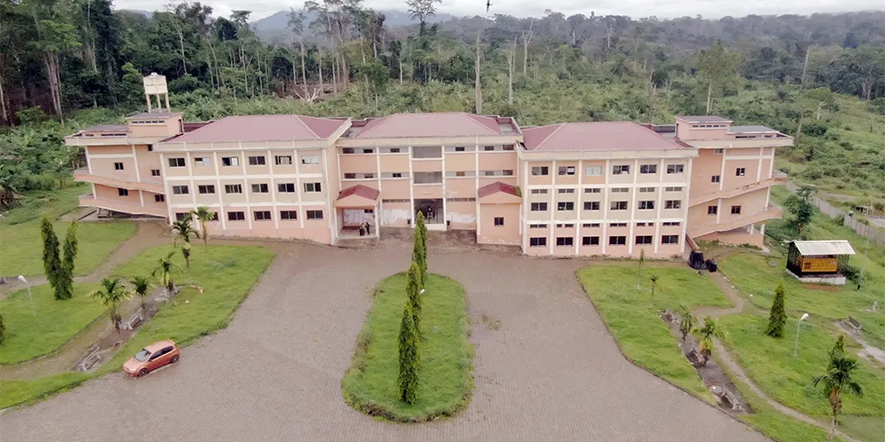 Banner image from the Université d’Ébolowa website
