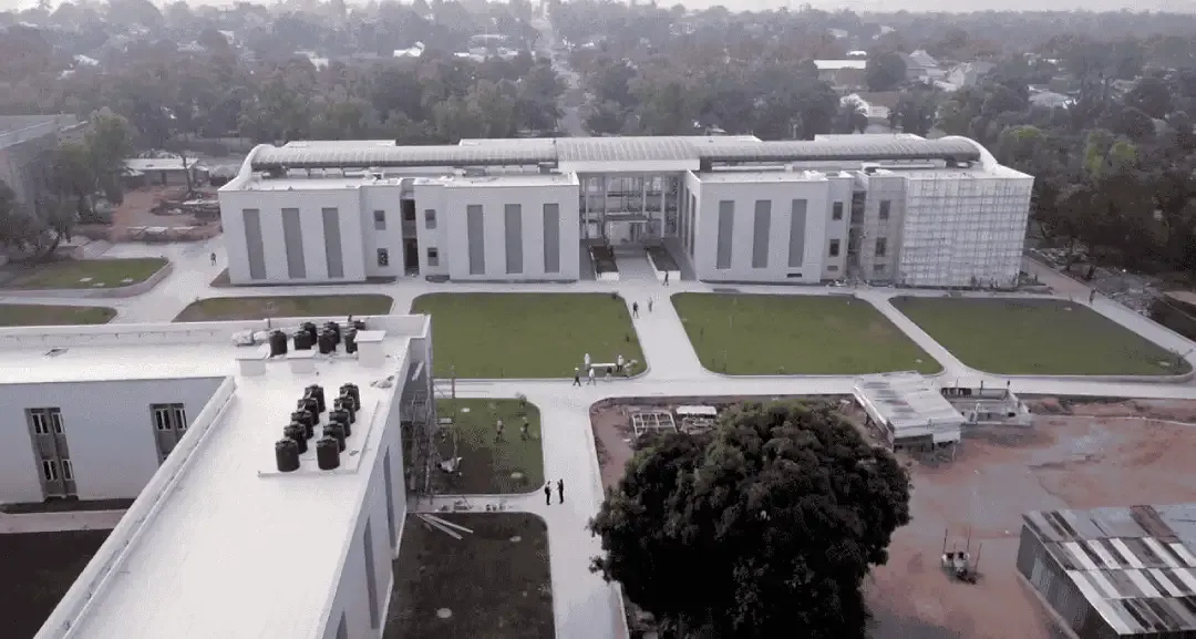 Banner image from the Université Officielle de Mbujimayi website