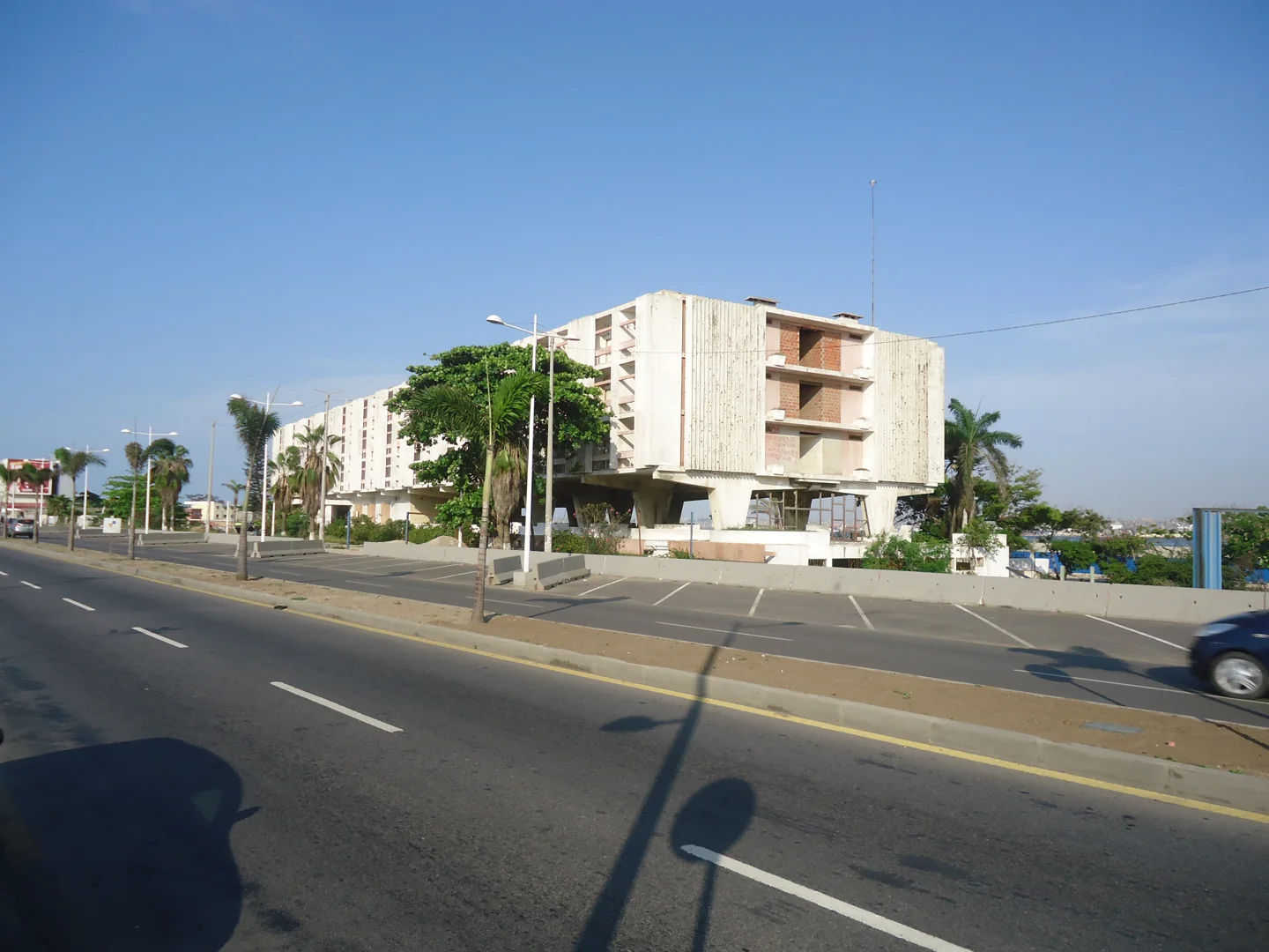 Street and buildings on Ilha de Luanda