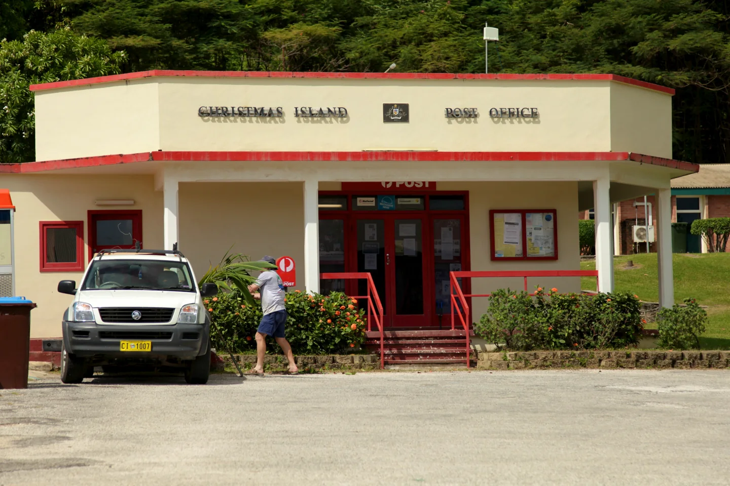 The exterior of Christmas Island Post Office in 2011
