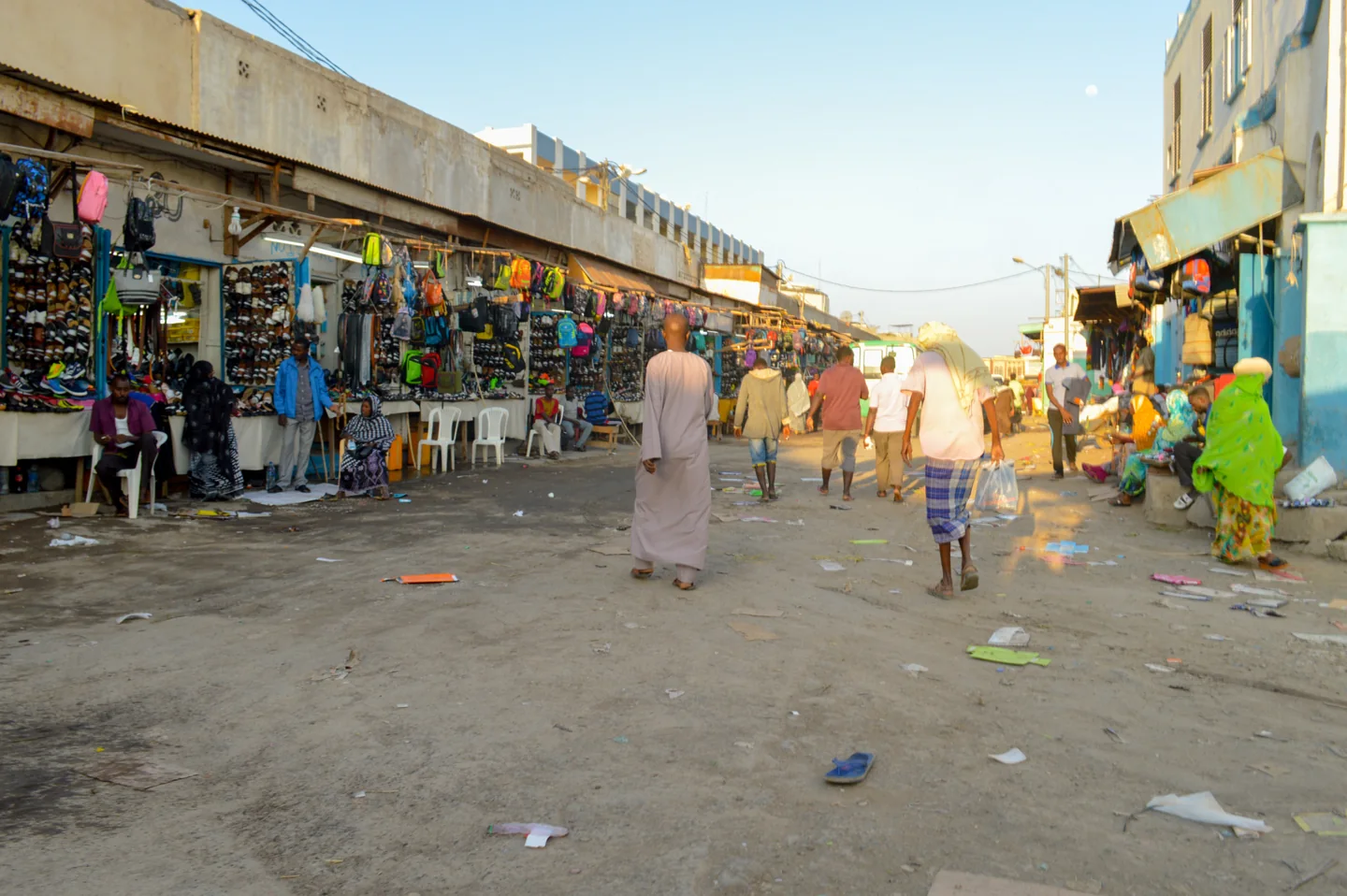 An everyday market scene at Les Caisses in Djibouti city