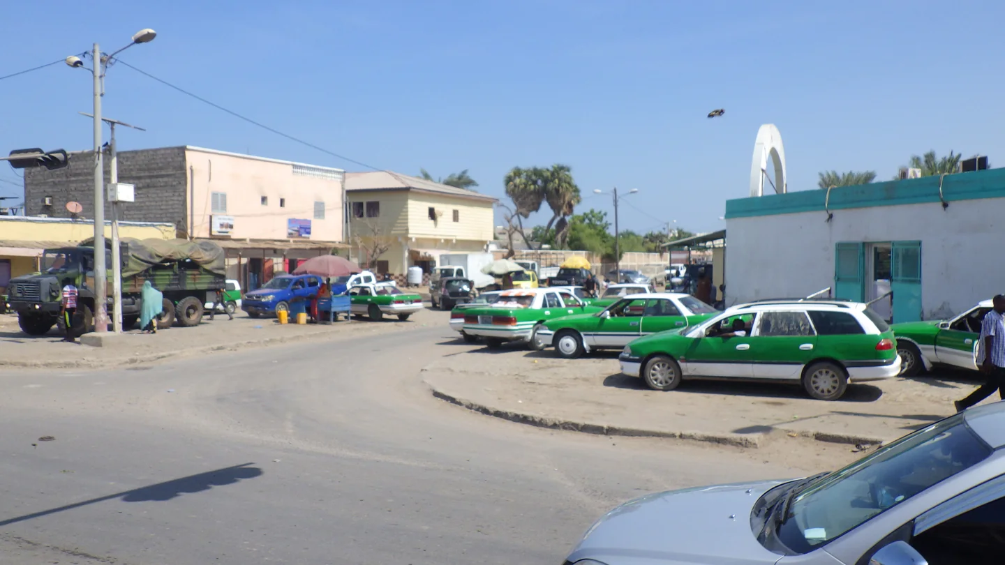 Vehicles in a street scene in Djibouti city